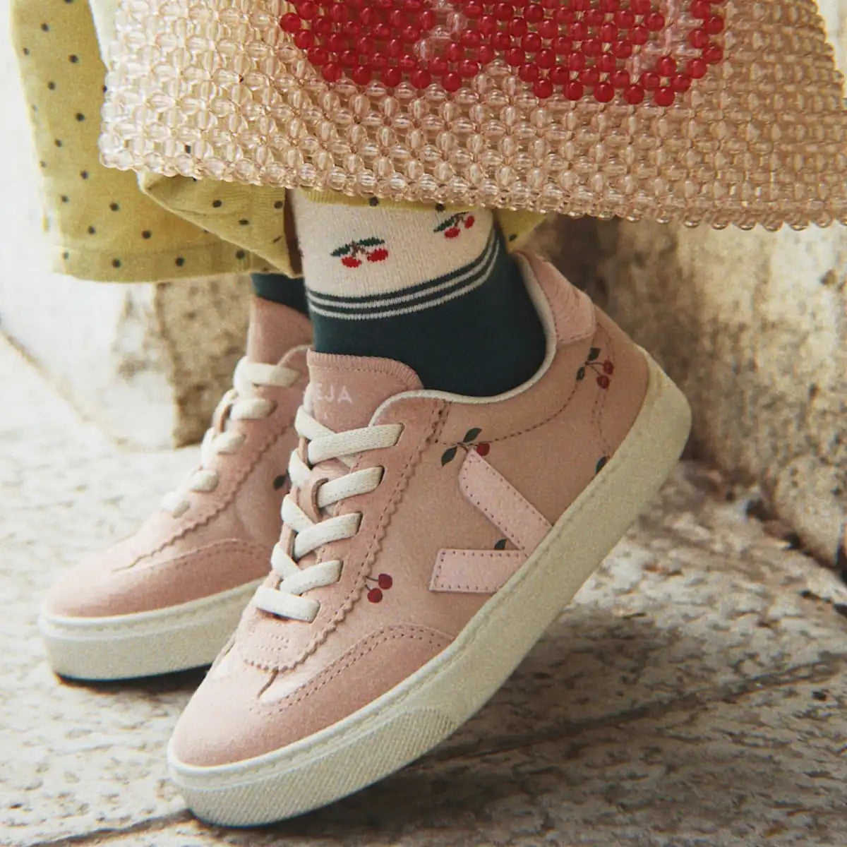 VOLLEY ELASTIC LACES LEATHER VEJA X KONGES SLØJD CHERRY